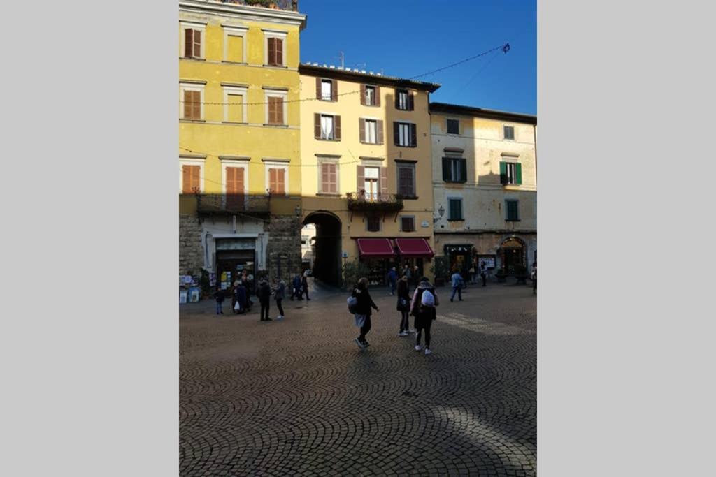 Appartement ...All'Archetto Di Sant'Andrea......Pieno Centro à Orvieto Extérieur photo